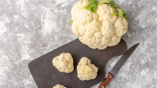 Подойдёт и на завтрак, и на ужин — запекаем в духовке цветную капусту