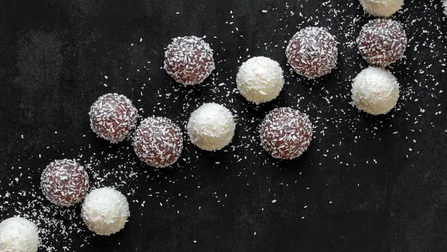 Вкуснее и дешевле — рецепт аналога конфет «Рафаэлло»