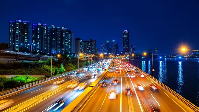 Шум от машин по ночам связан с повышением уровня холестерина и липидов в крови