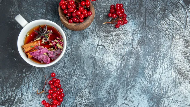 Ударная доза витаминов — готовим согревающий чай на основе клюквы