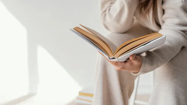 В Сингапуре начали платить за ежедневное чтение книг