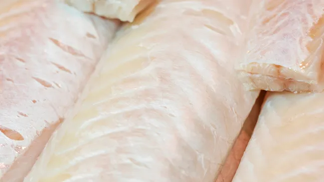 Всего 20 минут — и ужин готов: нежная запеканка с минтаем и сыром