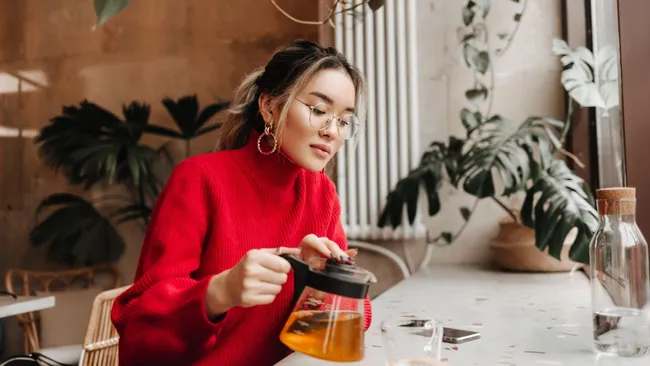  Врач Аслам порекомендовала ограничиться тремя–четырьмя чашками чая в сутки