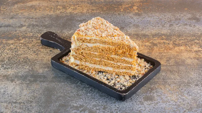 Ленивый торт без духовки — понадобятся сгущёнка и холодильник 