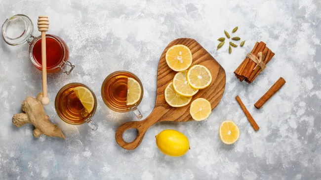 Мёд и корицу назвали средством для борьбы с лёгкой бессонницей