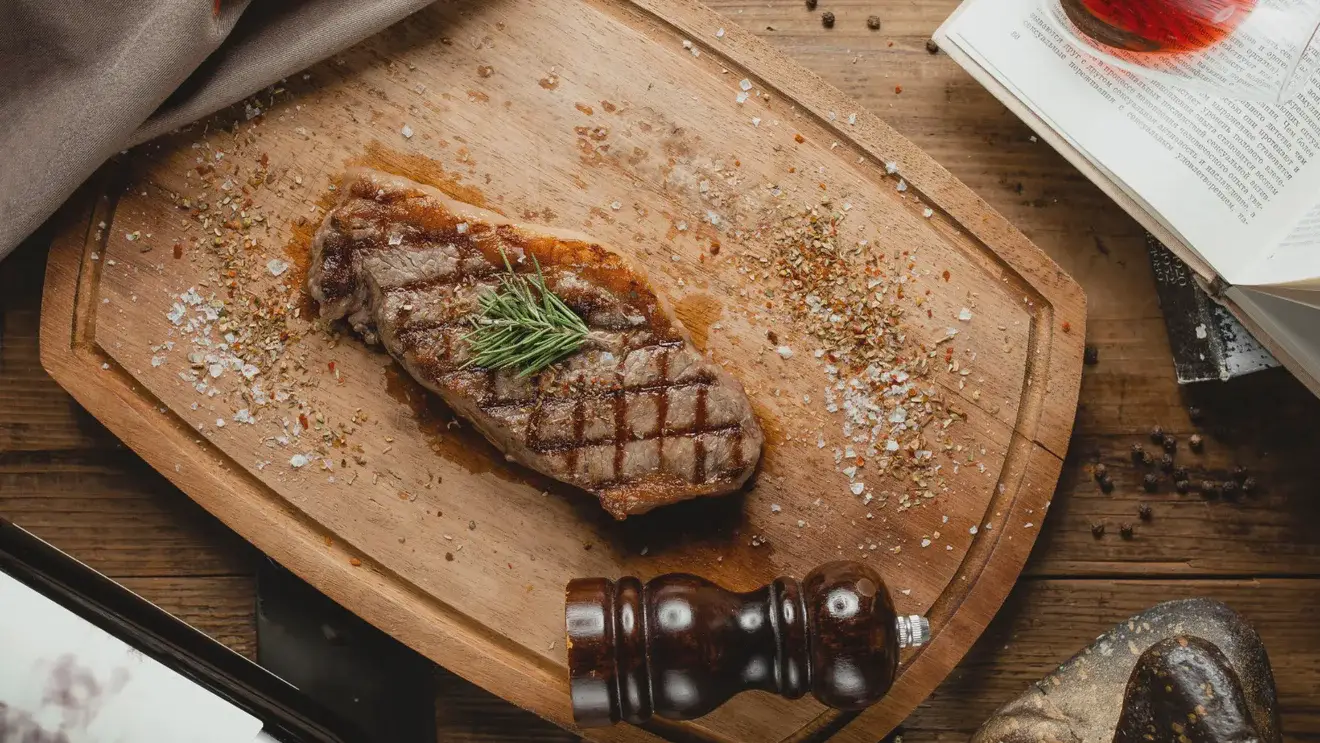 Говяжьи стейки — радость мясоеда: как приготовить это блюдо