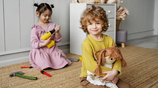 Игры с куклами помогают детям справляться со стрессом