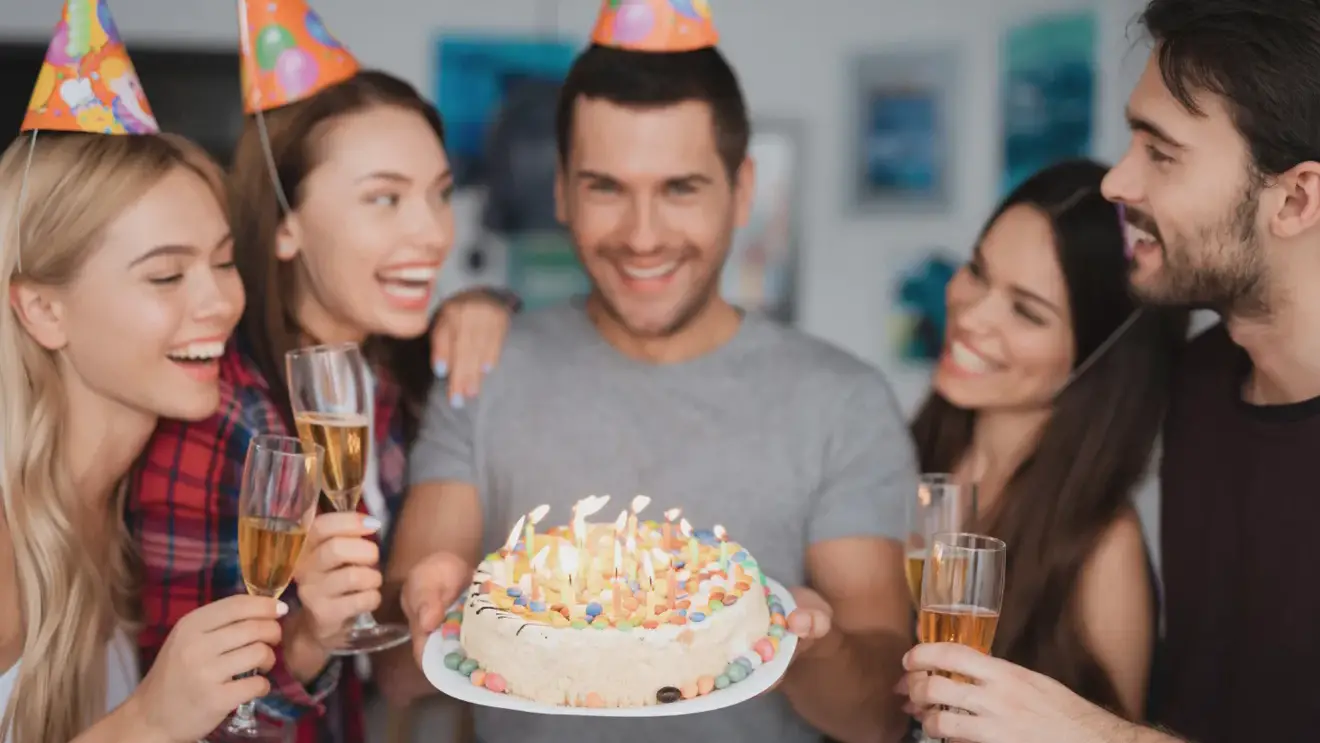 Просто праздник какой-то: как необычно отметить взрослый день рождения