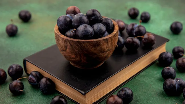 Ягода жабутикаба показала пользу для обмена веществ при избытке жиров в рационе