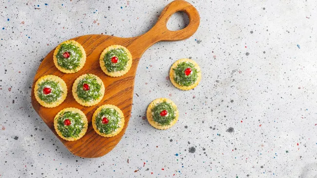 Закуска к новогоднему столу — рецепт тарталеток с печенью трески 