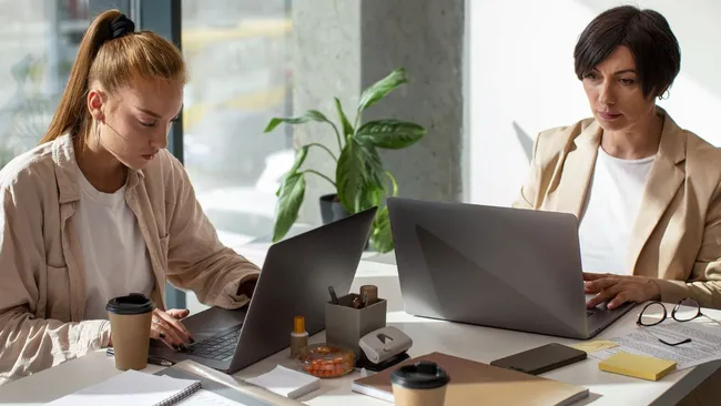 Эксперт Бастрыкина: компании начали возвращать уволенных сотрудников для обучения ИИ