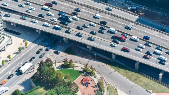 Проживание рядом с автомобильной магистралью повышает риск рака груди 