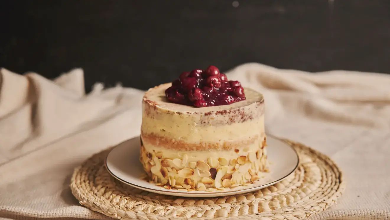 Наполеон, чизкейк, медовик: 10 постных рецептов любимых тортов