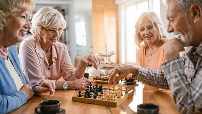 Учёные выяснили, почему некоторым людям удаётся дожить до 80 лет и больше 
