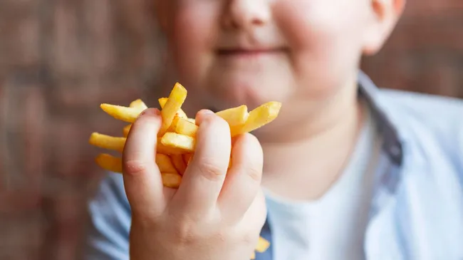 Учёные обнаружили связь между стрессом родителей и лишним весом у детей