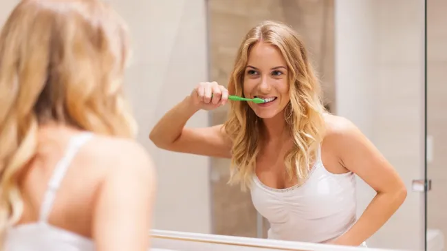 Дешёвые зубные щётки чистят зубы не хуже дорогих аналогов