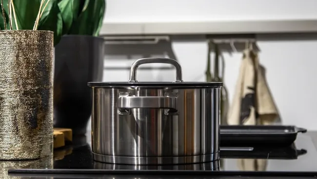 Как удалить застарелый жир под ободком стеклянной крышки — 3 проверенных домашних способа