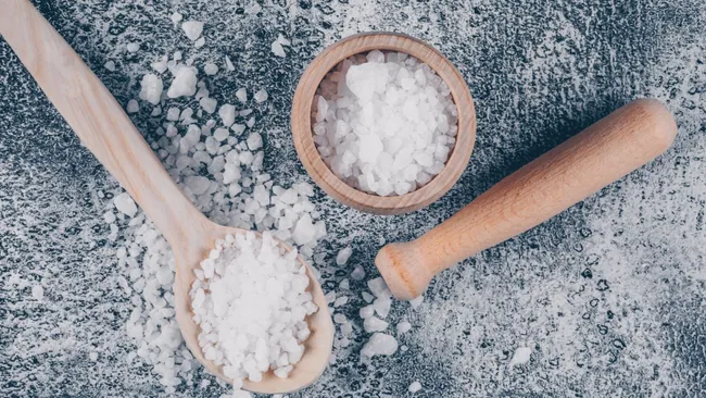  Чрезмерное употребление соли повреждает сосуды даже при нормальном давлении 