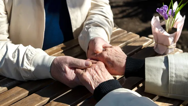 Крепкий брак оказался одним из ключевых факторов благополучия в пожилом возрасте 