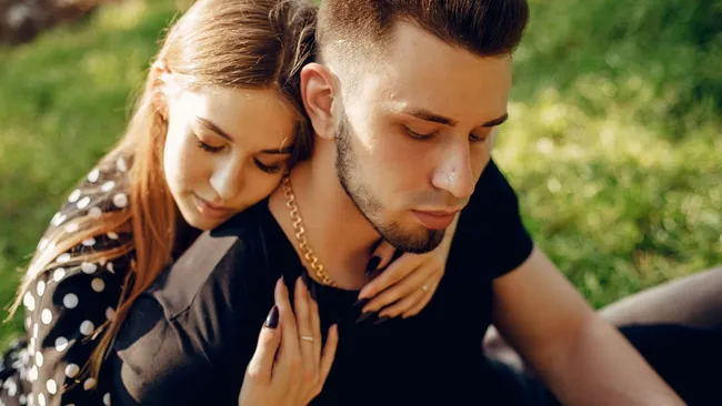 Мужчины с высоким интеллектом реже прибегают к насилию и давлению в паре