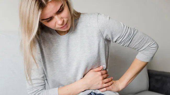 Гепатолог Дианова порекомендовала есть овсянку и творог для восстановления печени