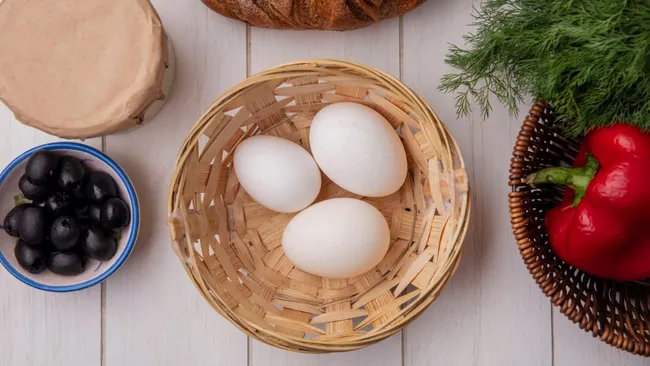 Перед Пасхой пригодится. Как хранить яйца месяцами? — 3 проверенных способа 