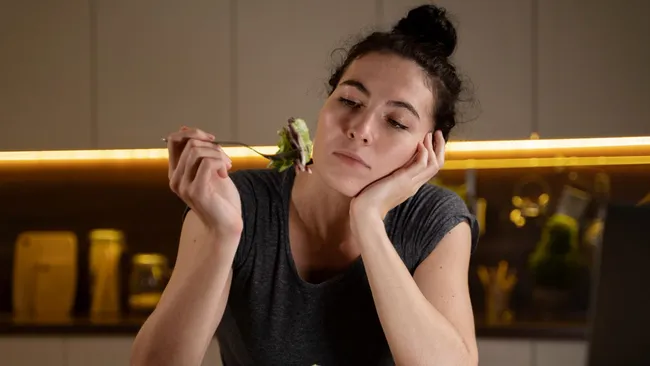 Врач Пришвина: аппетит может пропадать при сбоях в работе гипофиза и надпочечников 