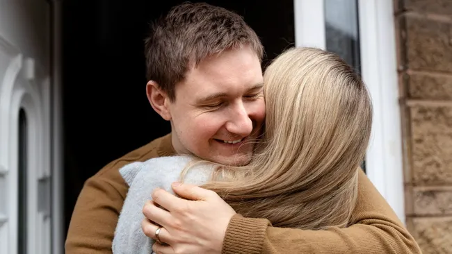 Психолог Гладких: при отсутствии объятий снижается уровень окситоцина