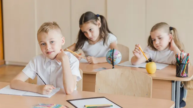 Более позднее начало уроков улучшает успеваемость школьников