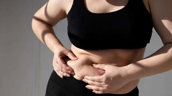 Жир на талии повышает риск ухудшения памяти после менопаузы