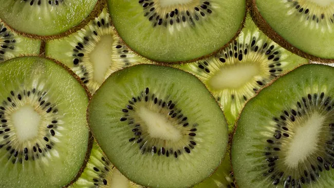 Гастроэнтеролог Сухорукова: киви нейтрализует свободные радикалы 