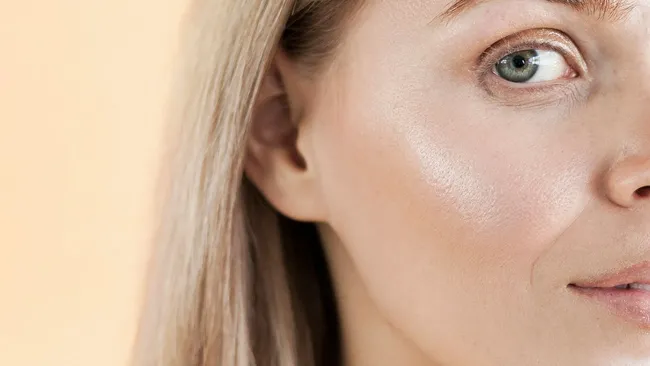 Косметолог Осман: добиться сияния кожи помогают витамин C и ретиноиды 