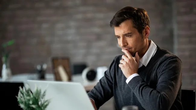 Фармаколог Молчанова: белок на завтрак и прогулки помогают мозгу оставаться продуктивным 