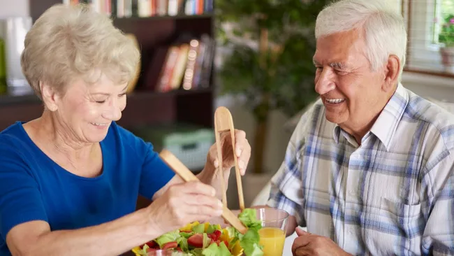 Сокращение количества пищи может быть ключом к долголетию