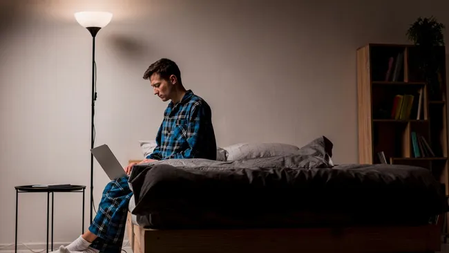 Сон при включенном свете связали с ростом сердечно-сосудистых рисков