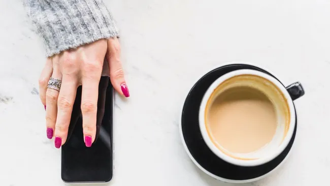 Учёные разработали лак-стилус для удобного использования смартфона 