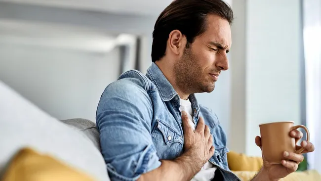 Риски ишемической болезни сердца у мужчин возрастают уже после 35 лет