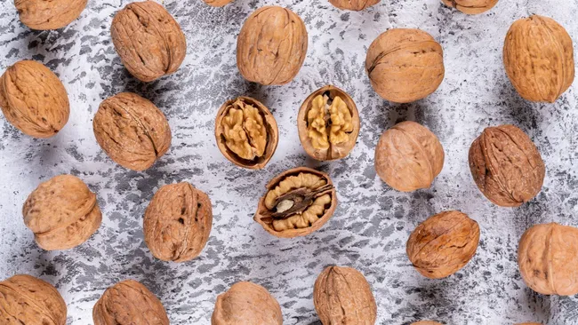 Орехи в рационе могут положительно влиять на сон