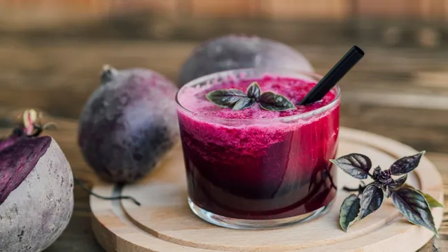 Свекольный и грейпфрутовый соки могут снижать давление