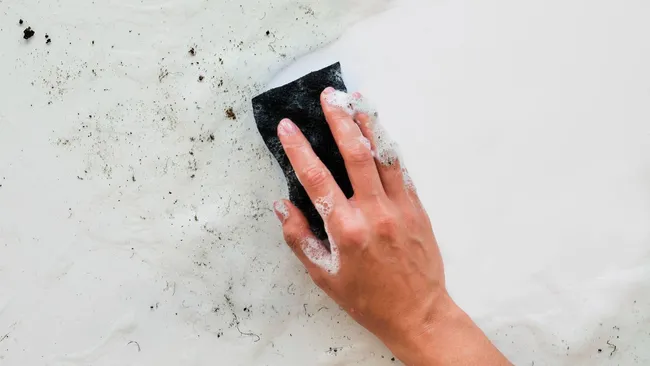 Плесень растворится буквально на глазах — домашний коктейль против опасного грибка