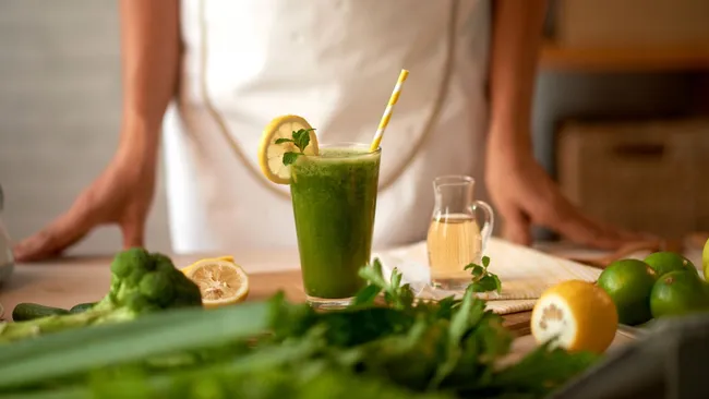 Эксперты усомнились в пользе детокса после праздников