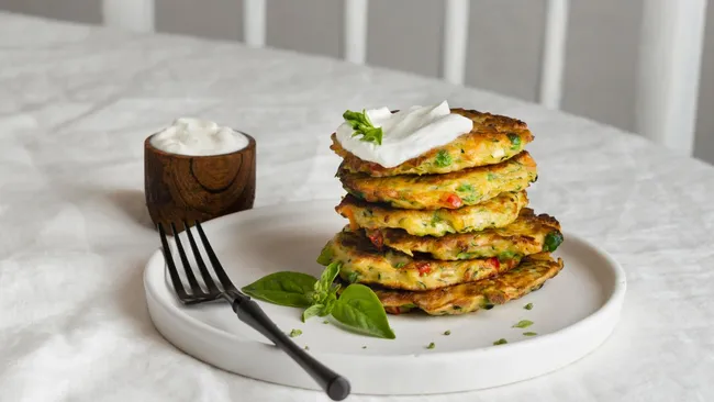 Творог, сыр и яйца — питательный завтрак, который легко готовится