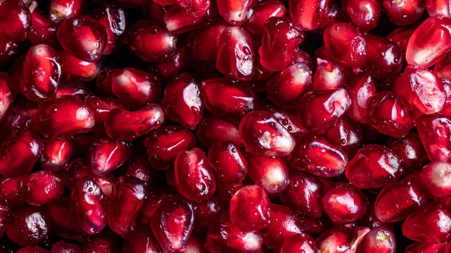 Учёные доказали пользу граната для сердца 