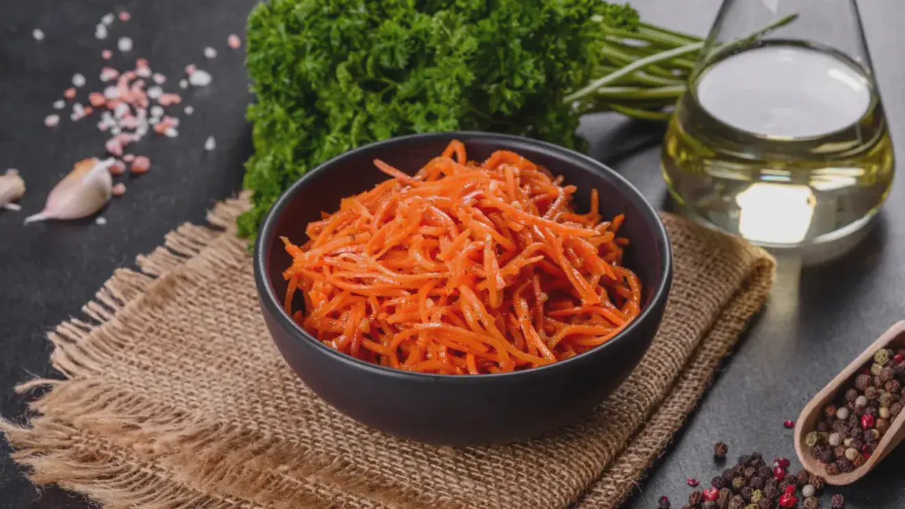 Рождённая в СССР: как приготовить морковь по-корейски