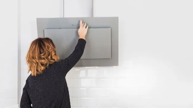  Жир исчезает на глазах — как отмыть кухонную вытяжку за 15 минут