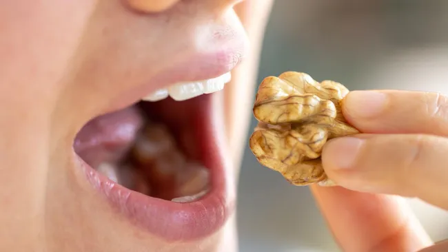 Орехи в качестве перекуса притупляют тягу к сладкому