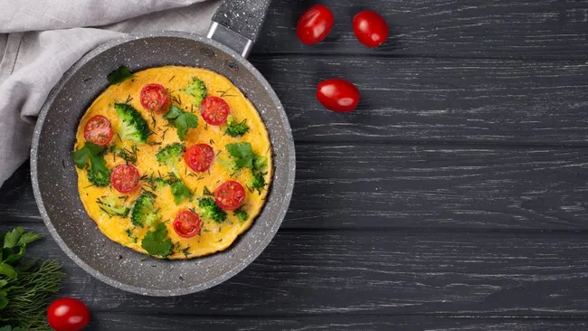 Так делали ещё наши бабушки — одна добавка, и омлет получится пышным 