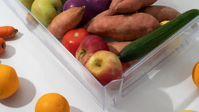 Биолог Шеина: только виноград можно мыть перед тем, как убрать в холодильник