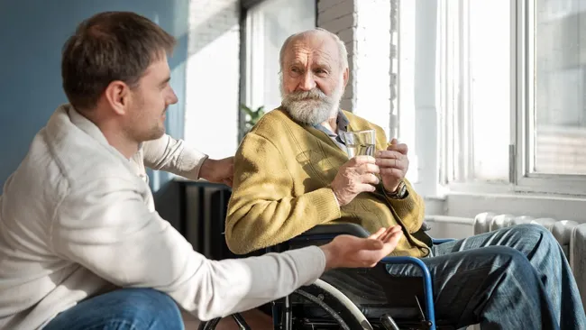 Alzheimer’s & Dementia: у неженатых и незамужних людей ниже риск развития деменции