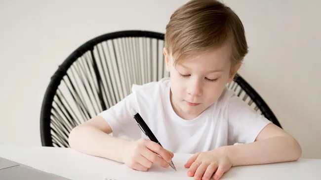 Нейробиологи призвали вернуть письмо от руки в школьную программу 